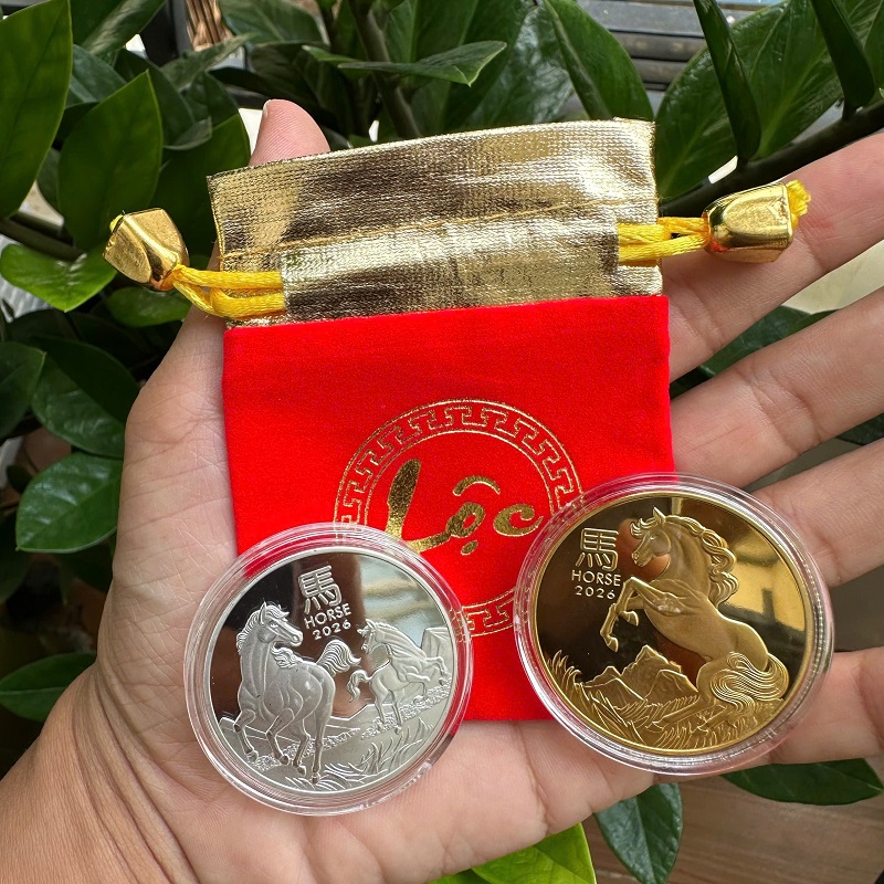 CẶP XU NGỰA ÚC 2026 MẠ VÀNG BẠC KÈM TÚI GẤM ĐỎ QUÀ TẾT MAY MẮN