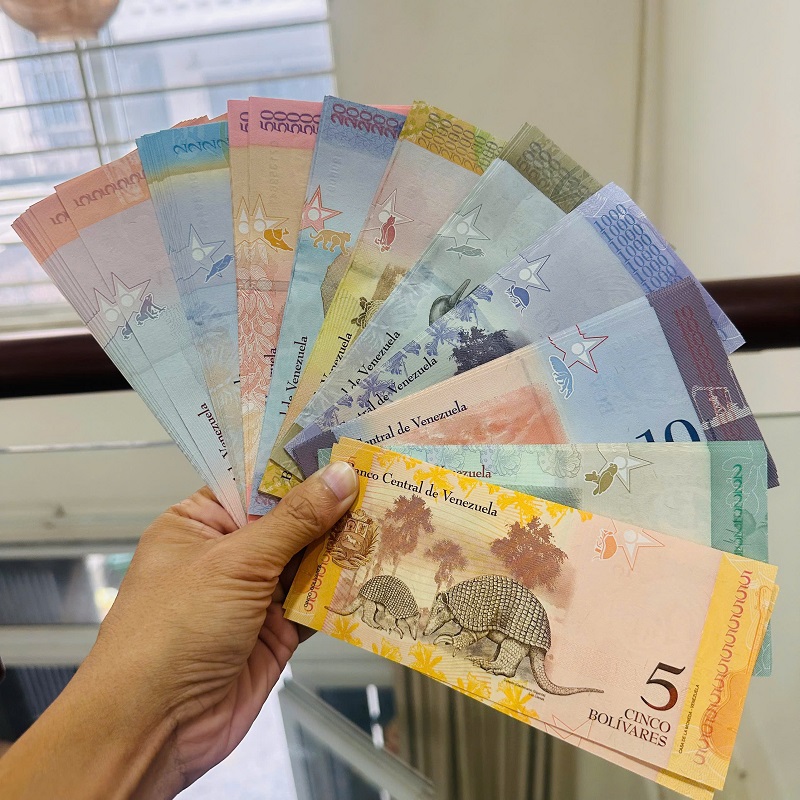 Sỉ 100 Tờ Tiền Lì Xì Tết Venezuela, Gồm 10 Loại Khác Nhau(Mỗi Loại 10 Tờ) - Tiền Thật