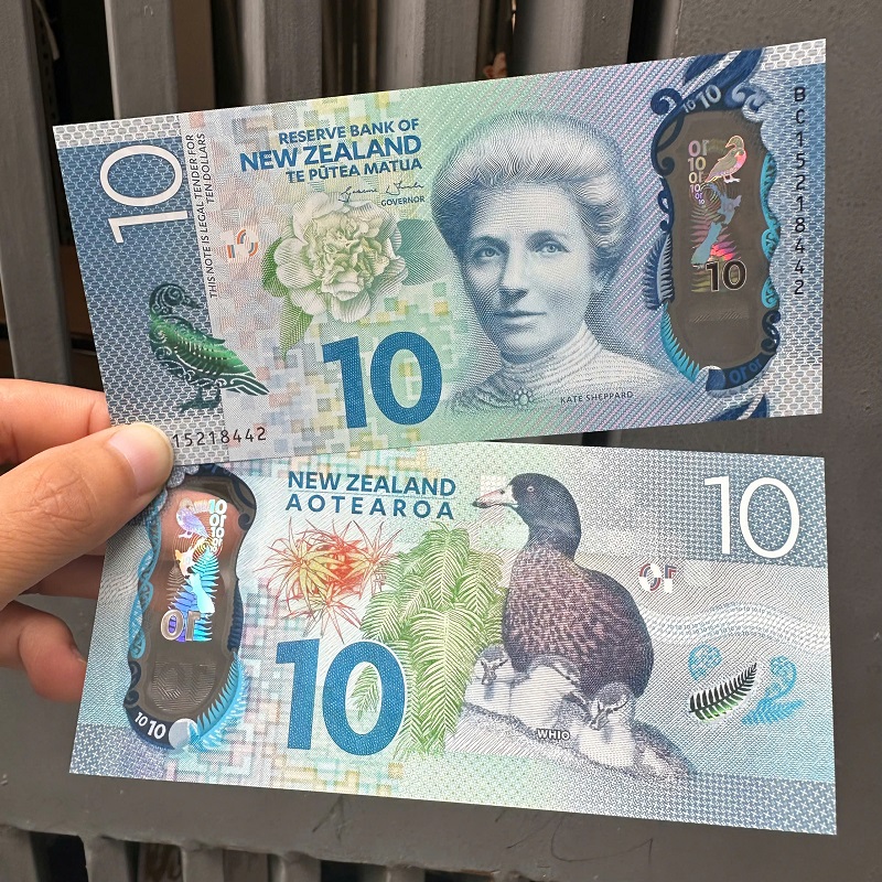 Tờ Tiền 10 Đô New Zealand - Polymer